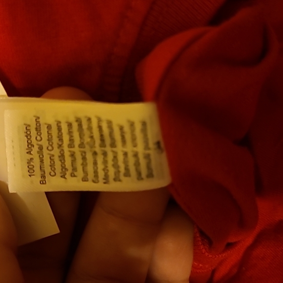 Red t-shirt - Picture 2 of 2